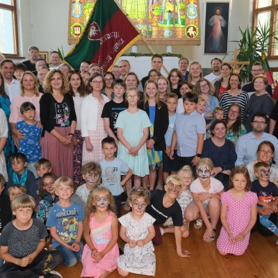 Sendraugiai ateitininkai Berčiūnų bažnyčioje po stovyklos „KompASaS“